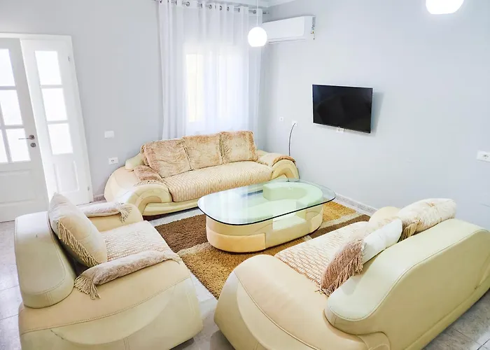 Apartment Sweet 3